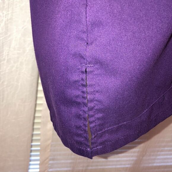 Grey’s Anatomy M Deep Purple Plum Scrub Top - Picture 8 of 15